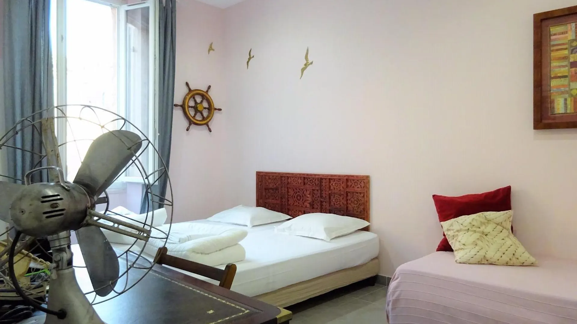 Bnb Vieux Port Panier Jardin Bed and Breakfast Marseille Frankrig