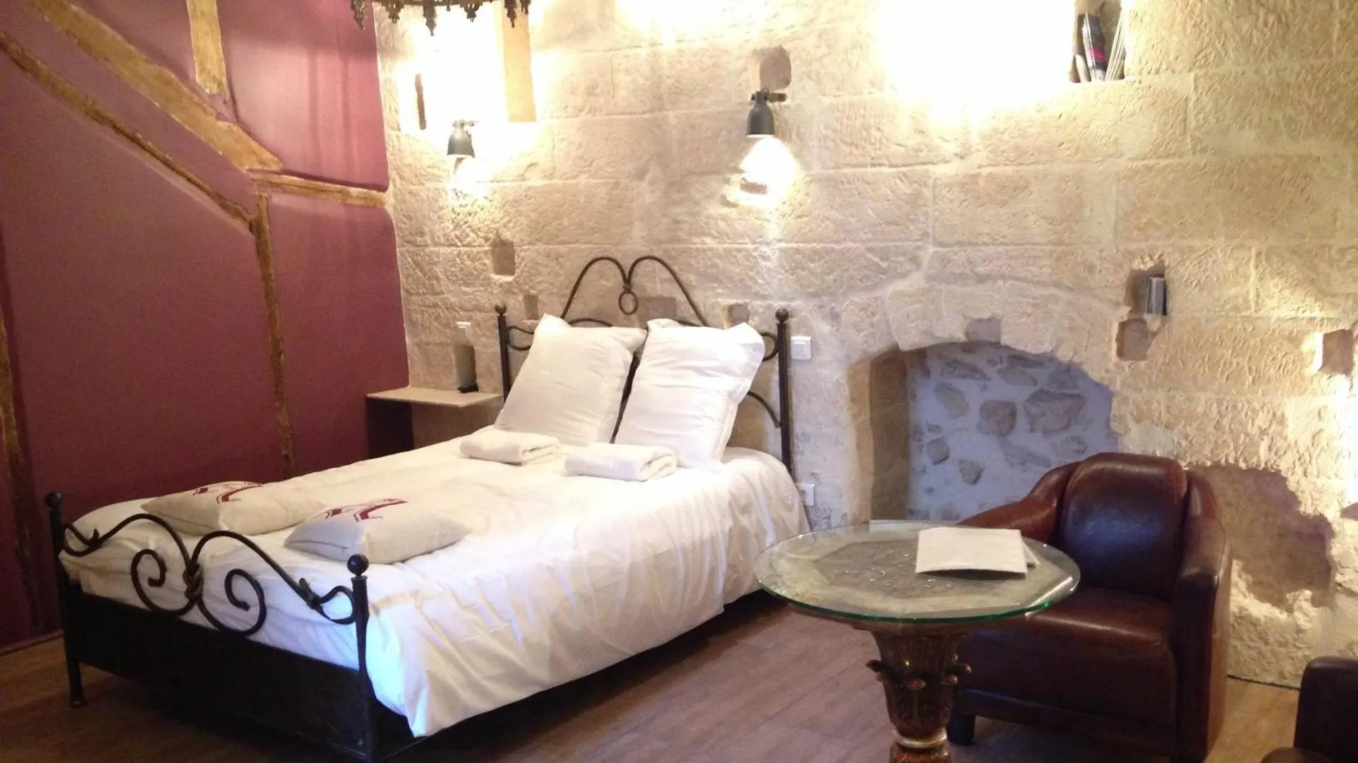 Bnb Vieux Port Panier Jardin Bed and Breakfast Marseille 0*,  Frankrig