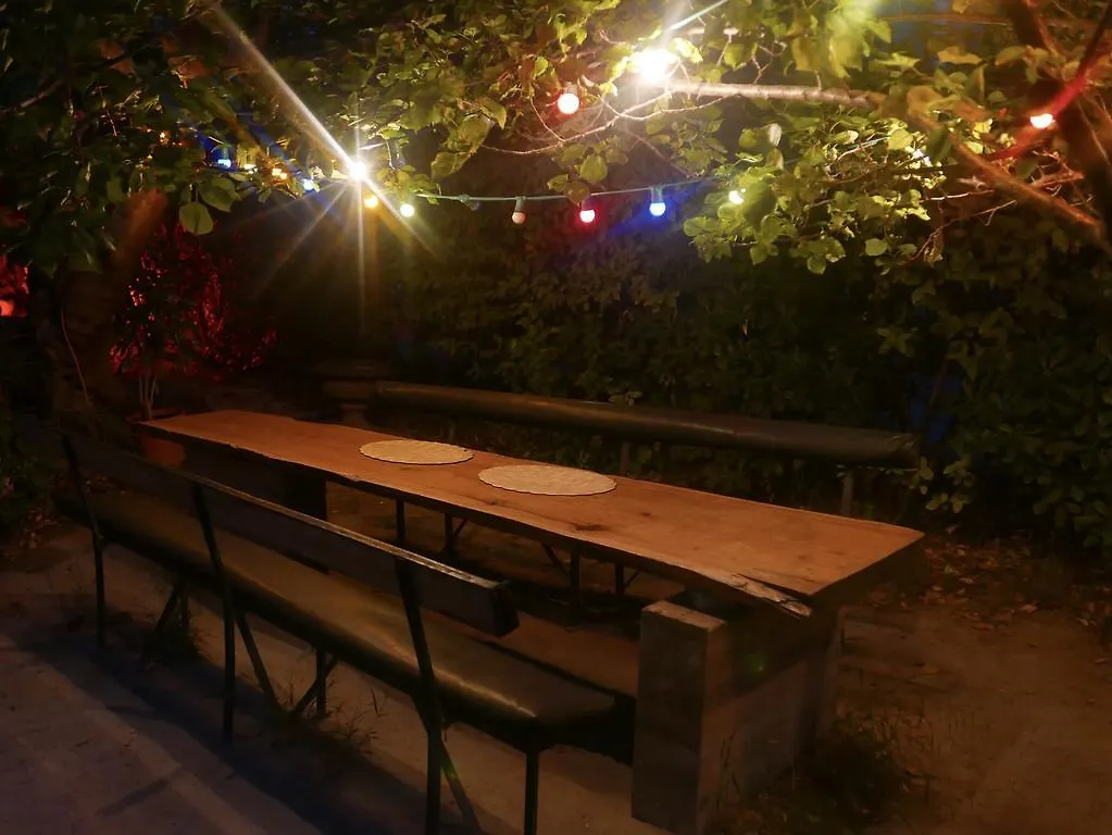 Bnb Vieux Port Panier Jardin Bed and Breakfast Marseille Gæstehus