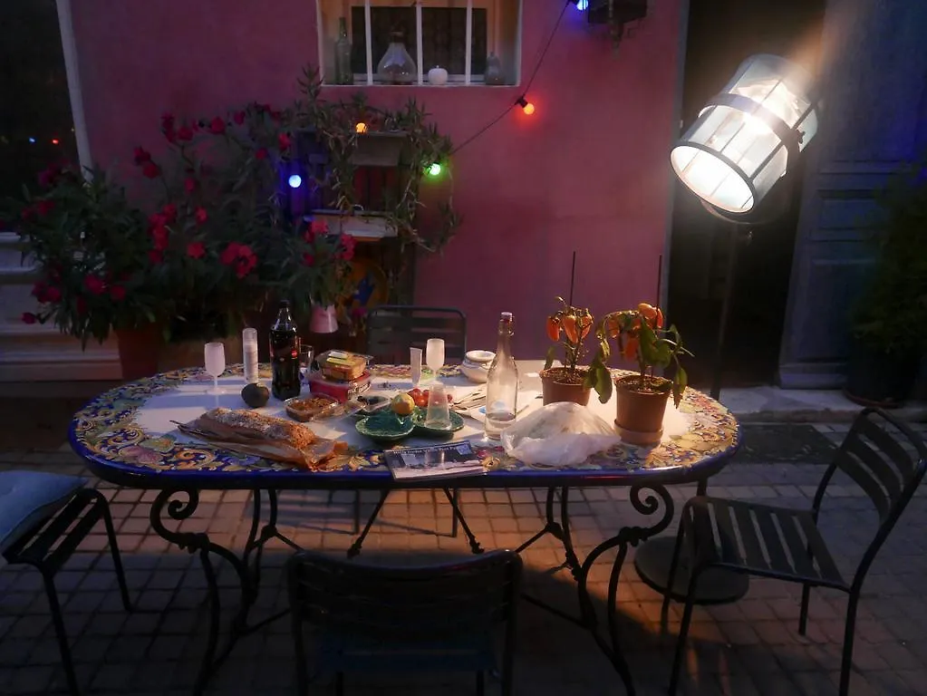 Gæstehus Bnb Vieux Port Panier Jardin Bed and Breakfast Marseille