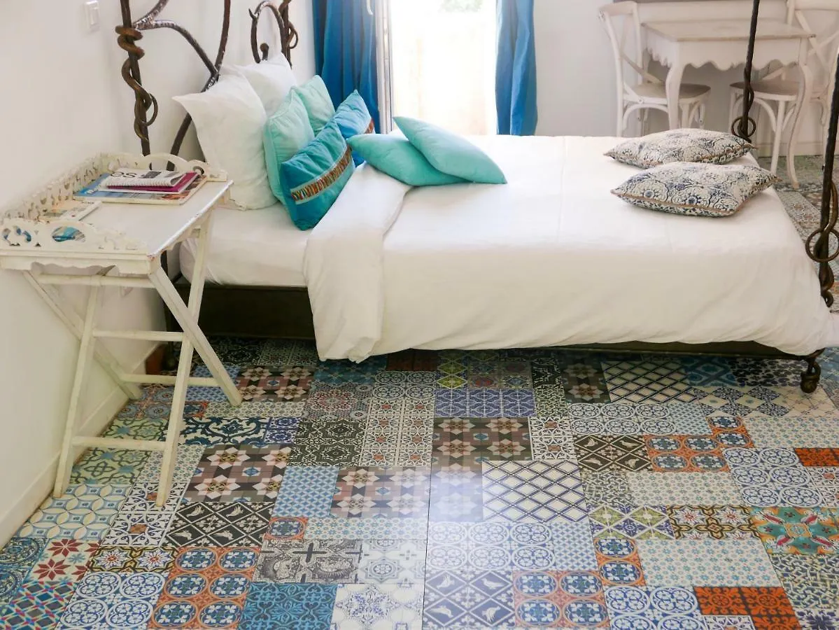 Bnb Vieux Port Panier Jardin Bed and Breakfast Marseille Gæstehus